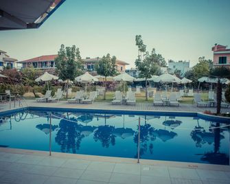 Palmyra Hotel - Nydri - Piscine