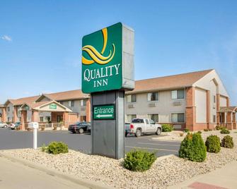 Quality Inn - Ottawa - Building
