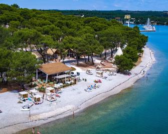 Arena One 99 Glamping - Medulin - Plage