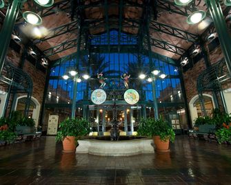 迪士尼奧爾良港法國區度假村 - 萊克布埃納維斯塔 - 博偉湖 - 大廳