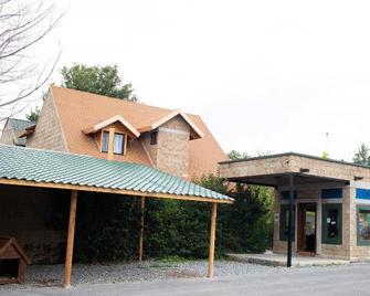 Cabañas Bungalos las Alazanas - San Antonio de las Alazanas - Building