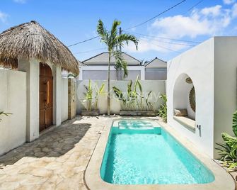 Kalea Villa by Kozystay - Ungasan - North Kuta - Pool