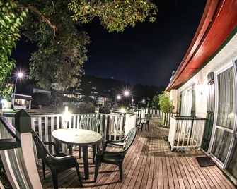 Centabay Lodge and Backpackers - Paihia - Balcón