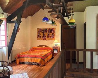 Grand Moulin Restored In Beautiful Green Space, Near Uzerche - Uzerche - Chambre