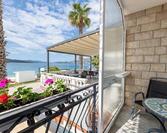 Villa Okruk-10 meters away from the beach - Trogir - Balcon
