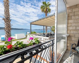 Villa Okruk-10 meters away from the beach - Trogir - Balkon