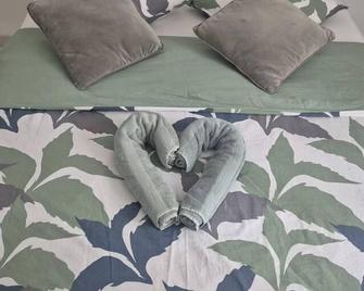 Le Bangorcoo'n F3 Liouba - Montereau-Fault-Yonne - Bedroom