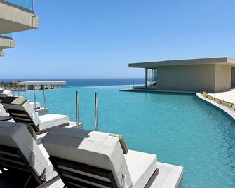 King Jason Zante Designed For Adults - Mouzaki - Bazén