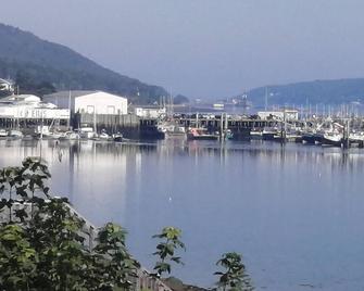 Ocean View Cottage In Town Of Digby - Digby - Outdoors view