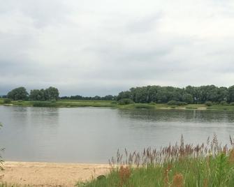 Cozy thatched cottage on the Elbe - Lüdersburg - Outdoors view