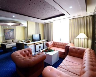 Hotel Holiday - סרייבו - סלון