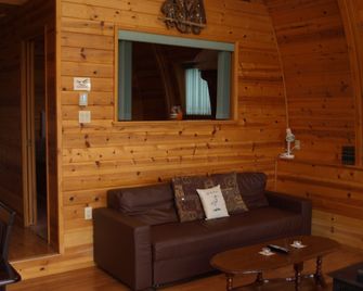 Oyster Bay Resort - Oyster River - Living room