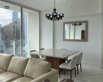 Ocean-view Luxe 2-Bedroom at Magnificent Wanders Yoo, Ave Balboa, Panama City! - Panama Stadt