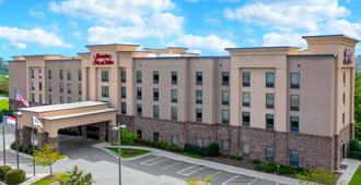 Hampton Inn and Suites-Winston-Salem/University Area NC - Winston-Salem