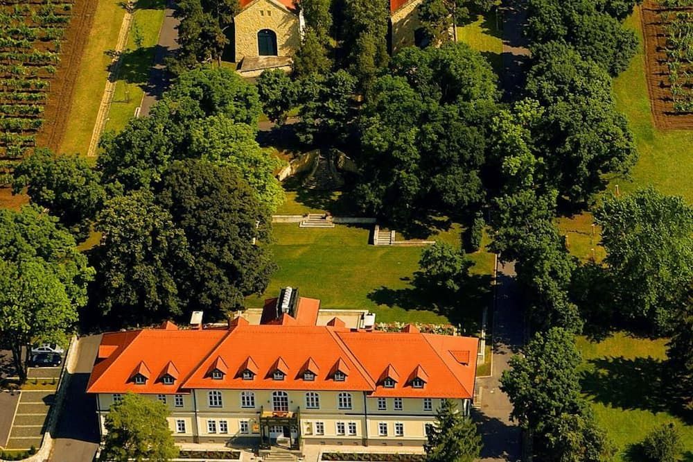 Castle Hotel Grof Degenfeld Superior - Tarcal - Außenansicht