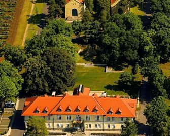 Castle Hotel Grof Degenfeld Superior - Tarcal - Außenansicht