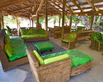 White Sands Beach Resort Tonga - Ha‘avakatolo - Patio