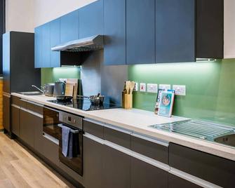 For Students Only Thoresby Hall in Central Leeds - Leeds - Kitchen