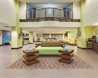 Comfort Inn & Suites Tampa North I-75 - Tampa - Lobby