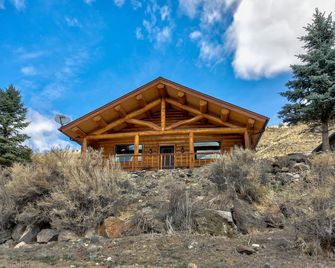 The Roosevelt Hotel - Yellowstone - Gardiner - Building