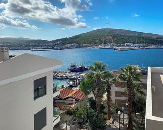 Azize Palas Apart - Cesme
