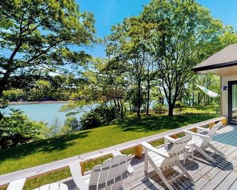 Casco Breeze - Harpswell - Innenhof