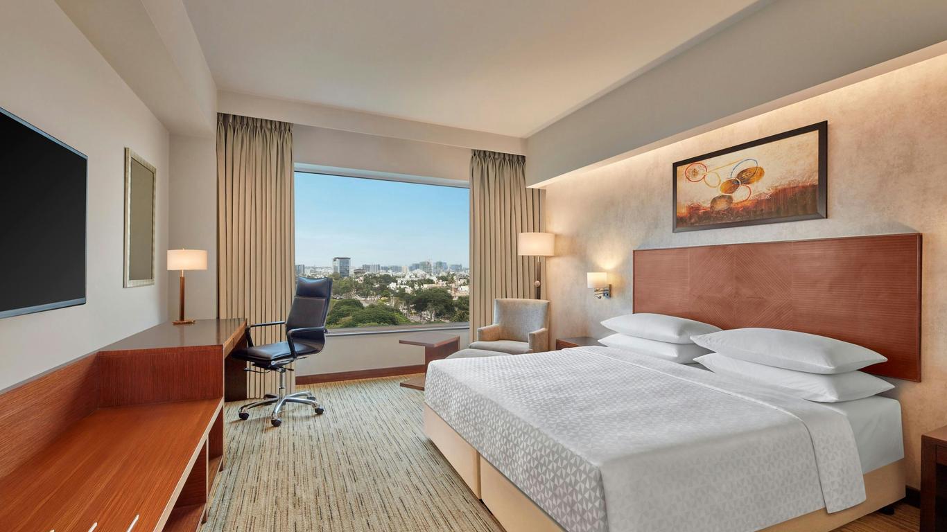 Four Points by Sheraton Hotel & Serviced Apartments, Pune