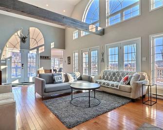 Le Cardinal Ski In/ski out Val St-côme - Saint-Côme - Living room