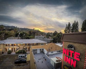 Nite Inn - Walking Distance to Universal Studios Hollywood - Los Angeles