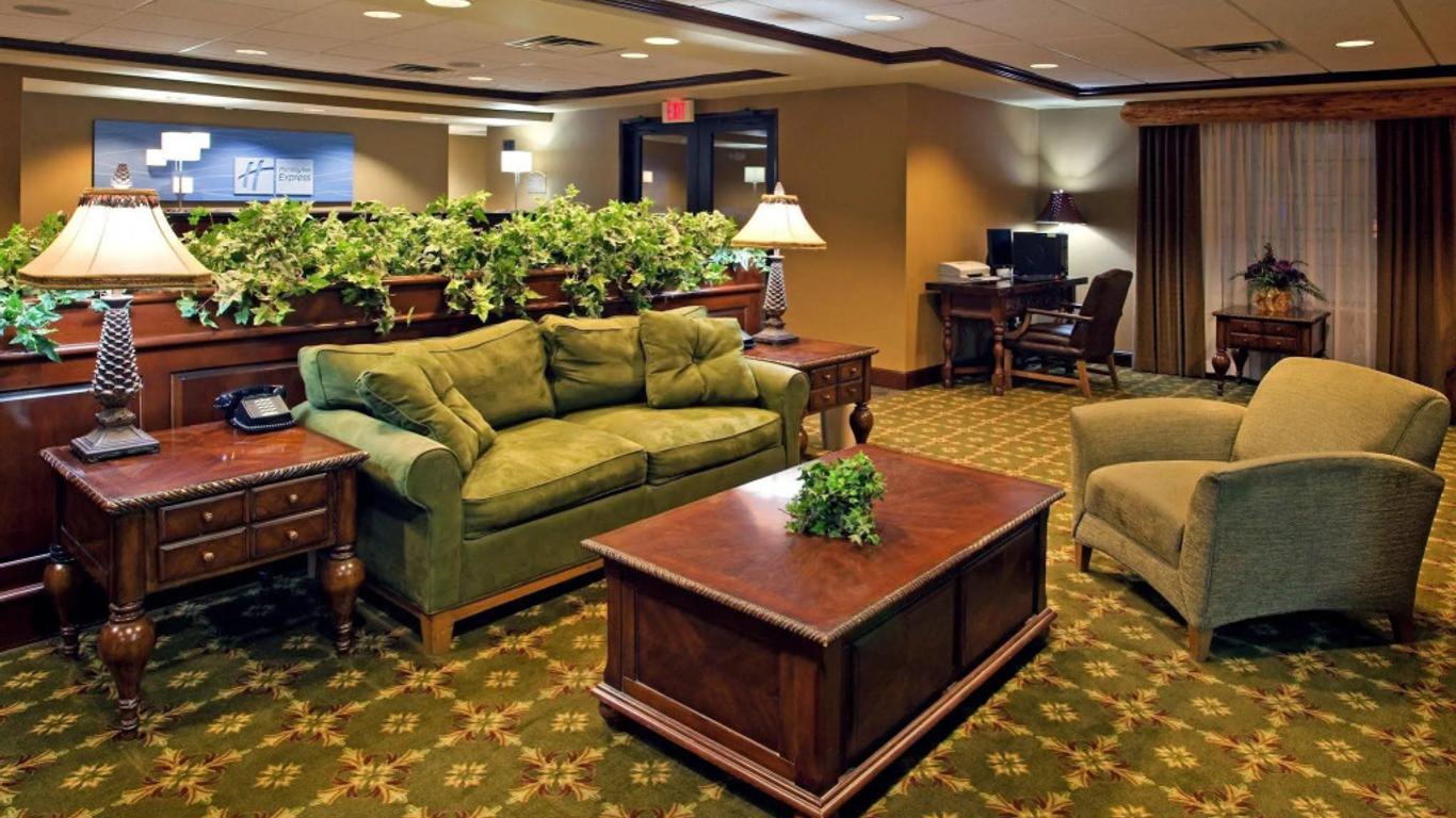 Holiday Inn Express Hocking Hills-Logan