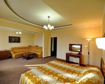 Maldini Hotel - Krasnodar - Schlafzimmer