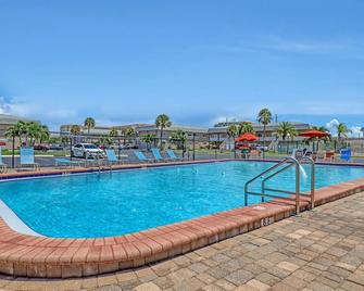 Just Cocoa Beachy - Cozy beachside condo with pool and beach access - Cocoa Beach - Pool