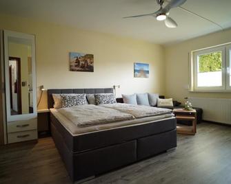 Auszeit - Ferienwohnung und Appartements - Bad Sooden-Allendorf - Schlafzimmer