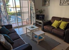 Superb 3-bedroom Apartment In Lovely Seaside Village Of Praia Da Luz - Praia da Luz - Huiskamer