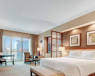 Mgm Signature-32-607 F1 Track & Strip View Balcony - Paradise