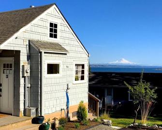 Bainbridge Cottage near the Beach - Bainbridge Island - Building