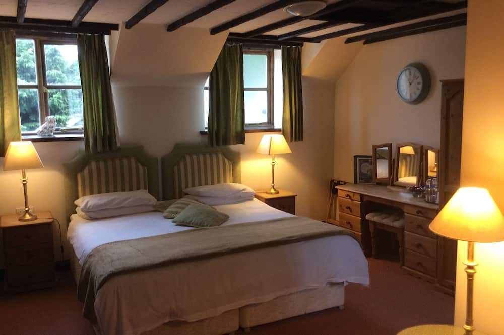 The Hunters Moon - Sherborne - Sovrum