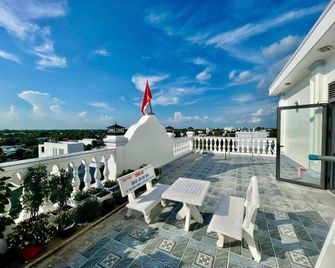 I 401 Violet I Modern loft-style Studio w Balcony - Can Tho - Balcony