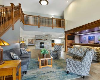 Quality Inn and Suites Fort Madison near Hwy 61 - Fort Madison - Lobby