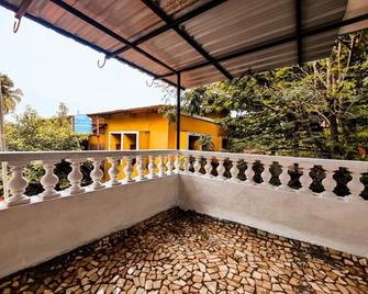 Hotel Candolim Aloft - Candolim - Balkon