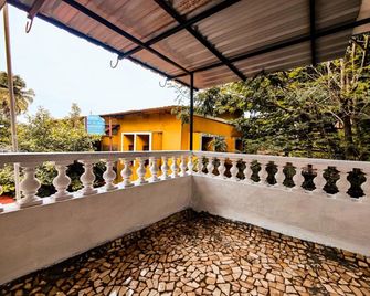 Hotel Candolim Aloft - Candolim - Balkón
