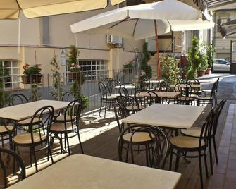 هوتل فيرينزي 2000 - فلورنس - مطعم