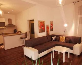 2room Apartment Wlan Parking Delmenhorst - Delmenhorst - Wohnzimmer