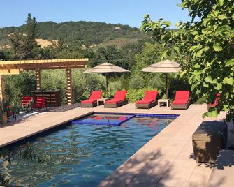 Sonoma Valley-Beautiful Glen Ellen Wine Country Retreat - Amenities Galore! - Glen Ellen - Pool