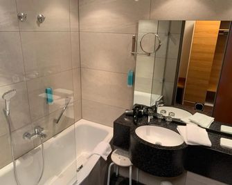 Atrium Hotel Krüger - Rostock - Koupelna