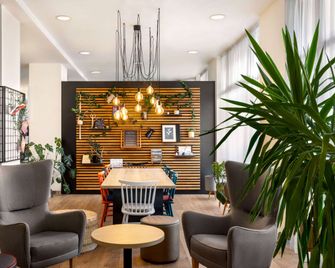 Vienna House Easy Airport Bucharest - Otopeni - Lounge
