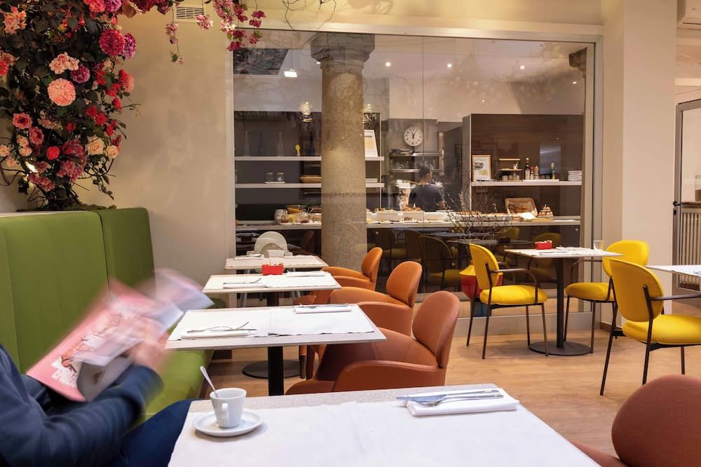 فندق جينيوس داون تاون