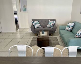 Sandstone Point 4-bedroom home - Sandstone Point - Sala de estar