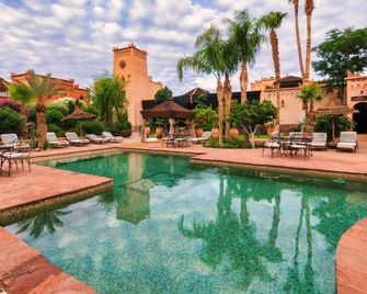 Ksar Ighnda - Aït Ben Haddou - Басейн