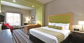 La Quinta Inn & Suites by Wyndham Paducah - Paducah - Bedroom